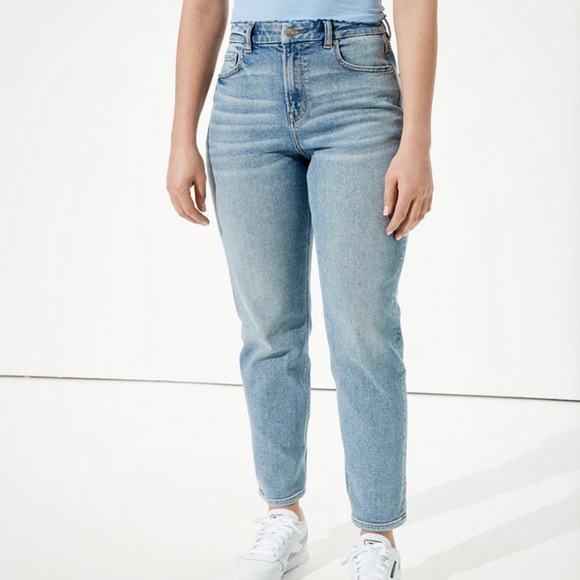 AE Curvy Stretch Mom Jeans - Picture 5 of 5